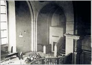 The attackers tried to reach the choir through a narrow staircase, defended by Opalka